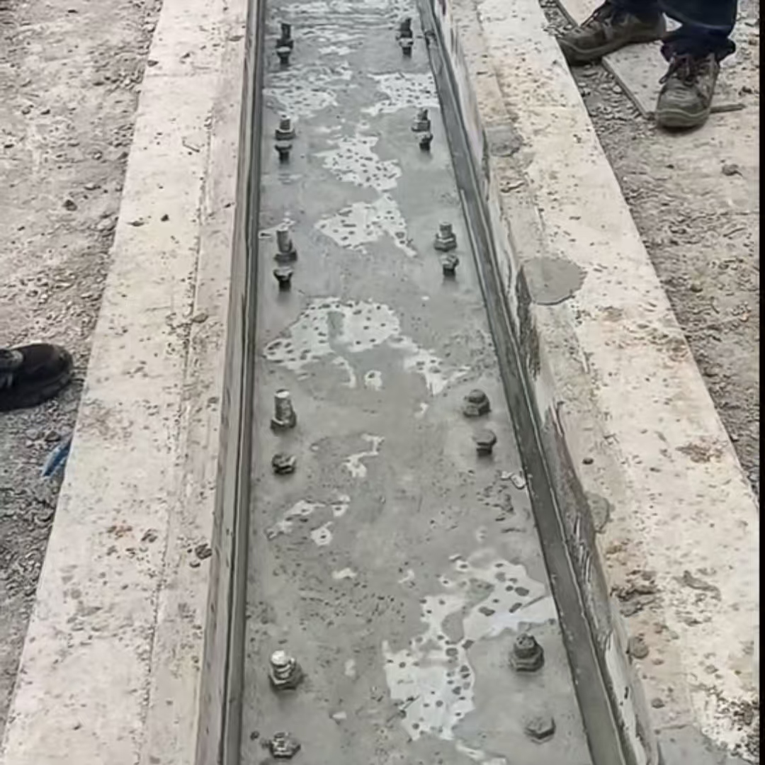 石阡港口码头起重机龙门吊重型机械设备稳固用早强快凝轨道胶泥